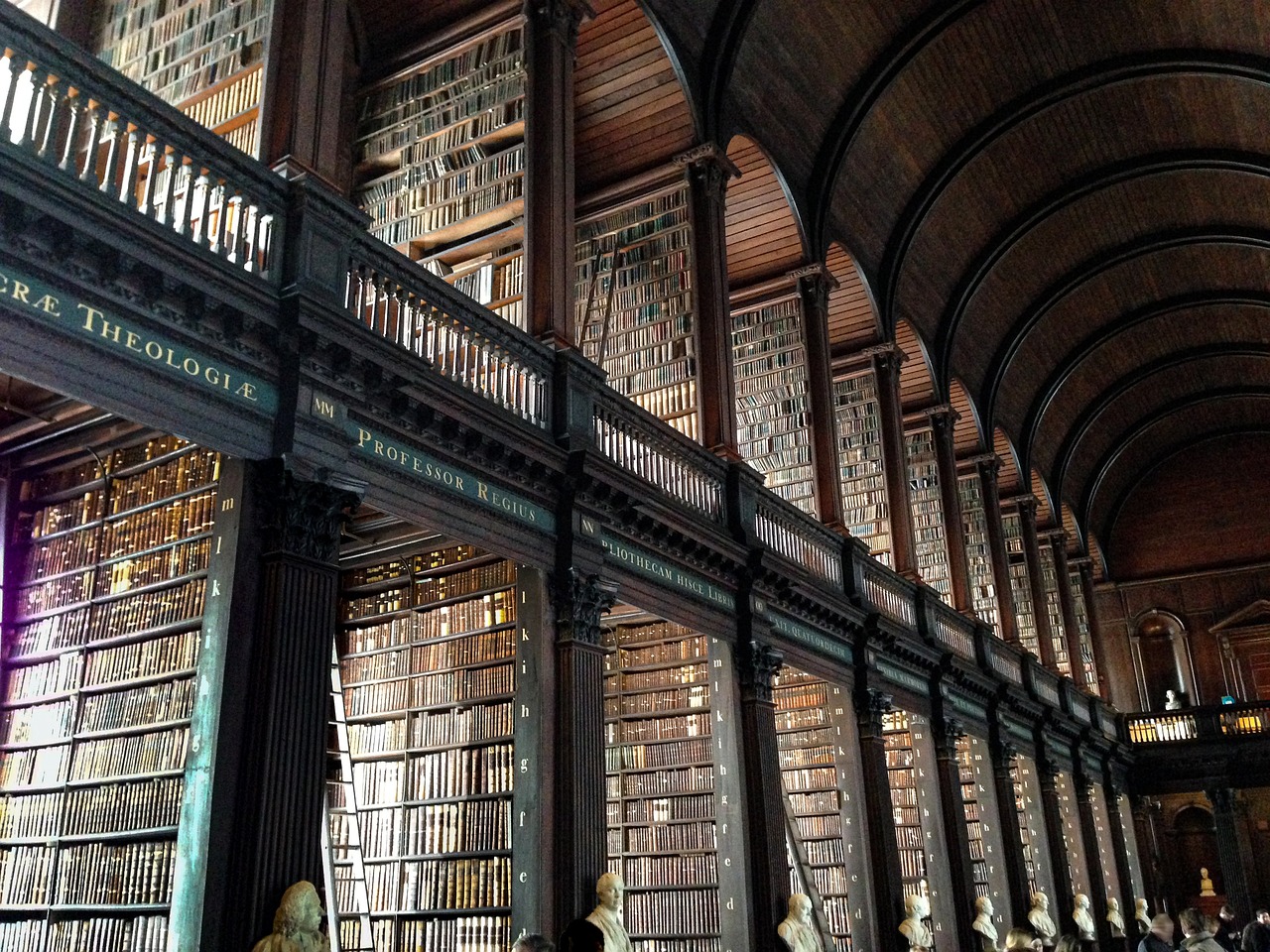 Trinity college library, Dublin, Image from marouh via Pixabay